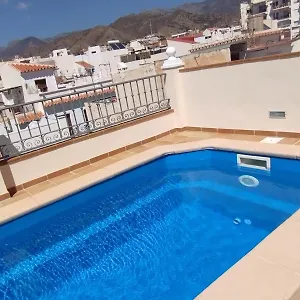 ático Con Piscina Privada En El Corazón De Nerja! Сasa de vacaciones Nerja